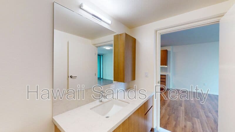 Honolulu Condo: 1391 Kapiolani Blvd
