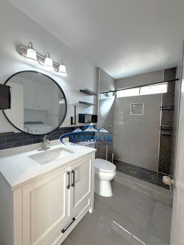 Compton House: 720 Matthisen Cir