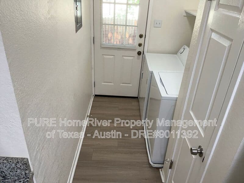 Round Rock Condo: 418 Parkhill Cv