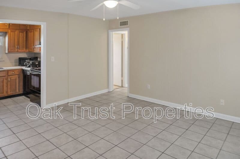 Charleston Condo: 874 S. Colony Dr 15B