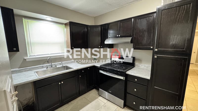 Memphis House: 3909 Range Line Rd