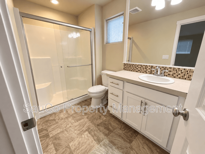Hillsboro House: 8023 Northeast Sabo Street