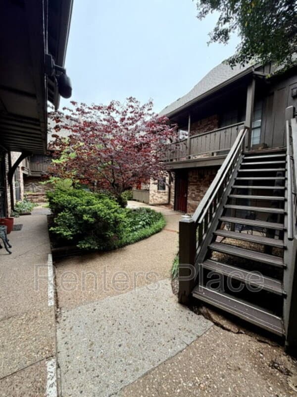 Tulsa House: 2224 South Boston Ave