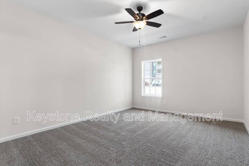 Clarksville Condo: 229 E. Johnson Circle