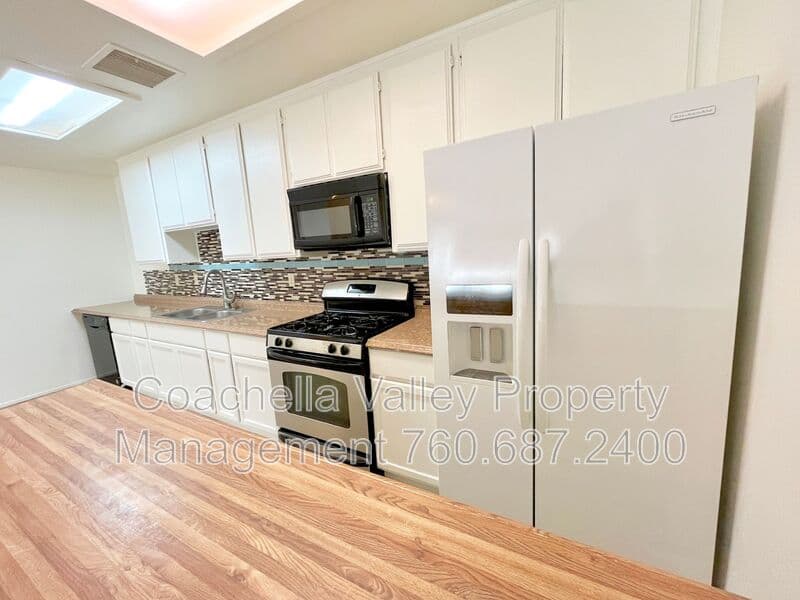 Cathedral City House: 32244 Navajo Trail