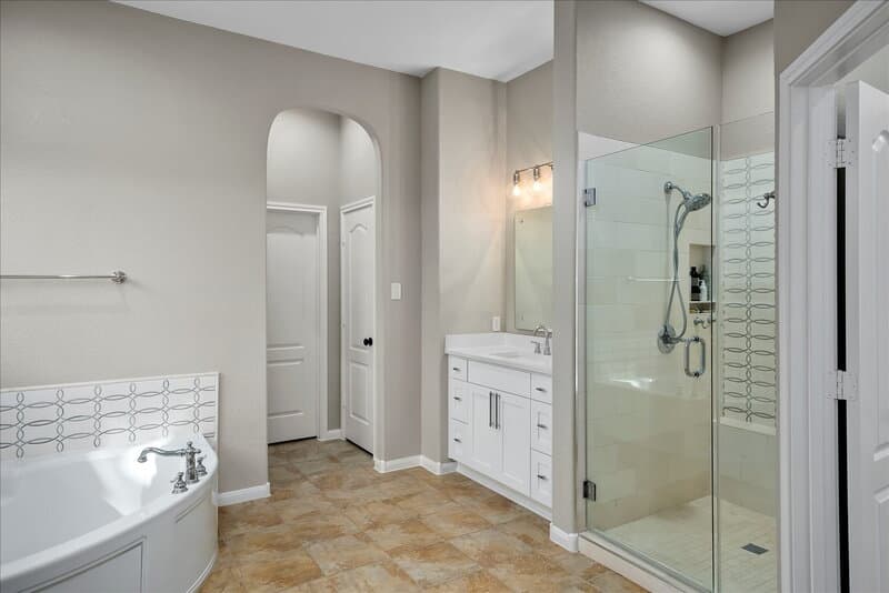 Austin House: 12921 Bloomfield Hills Lane