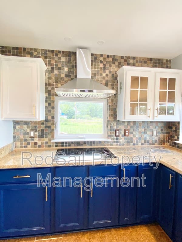 Poquoson House: 256R Hunts Neck Rd