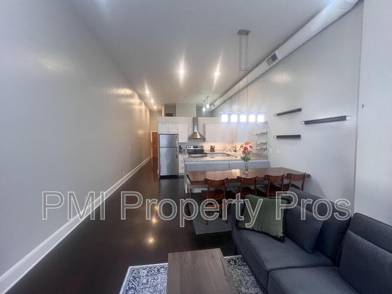 Milwaukee Condo: 715 North Milwaukee Street