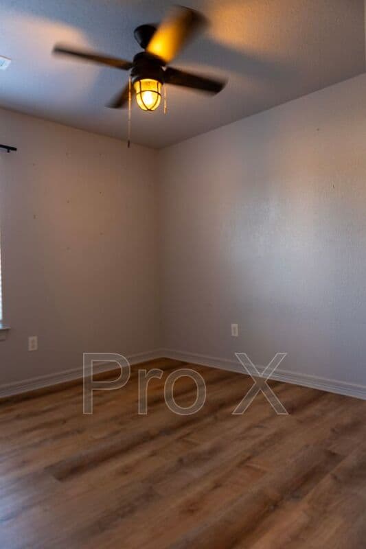 Fayetteville House: 833 S Eastview Drive