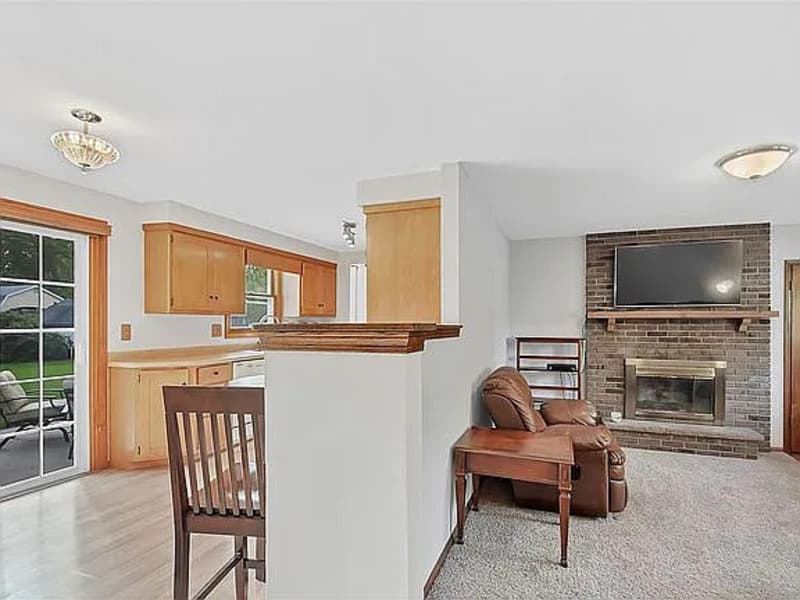 Ashwaubenon House: 2217 Barberry Lane