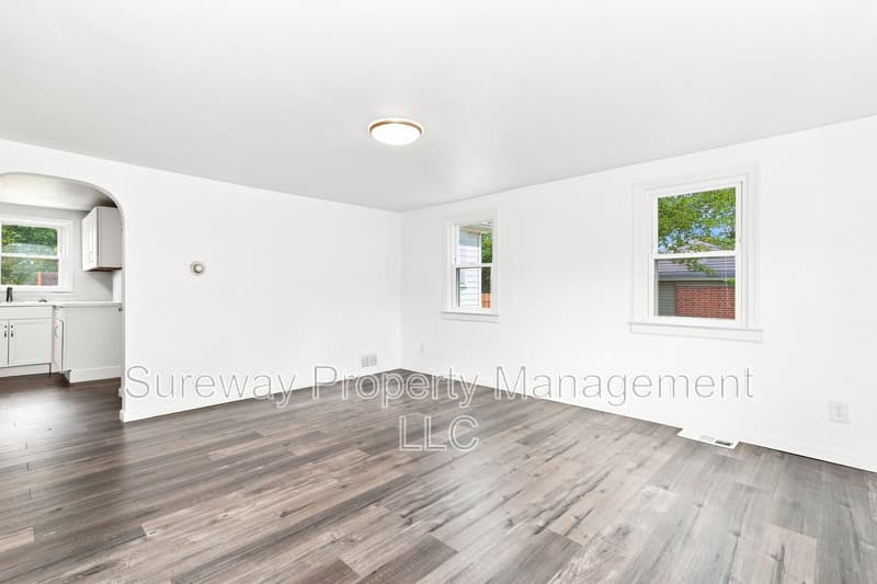 Sicklerville House: 1785 Williamstown Rd