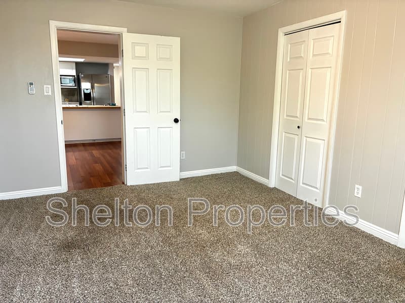 Tempe House: 523 E Malibu Dr
