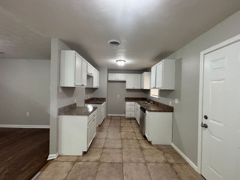 Memphis House: 5380 Blackwell Rd