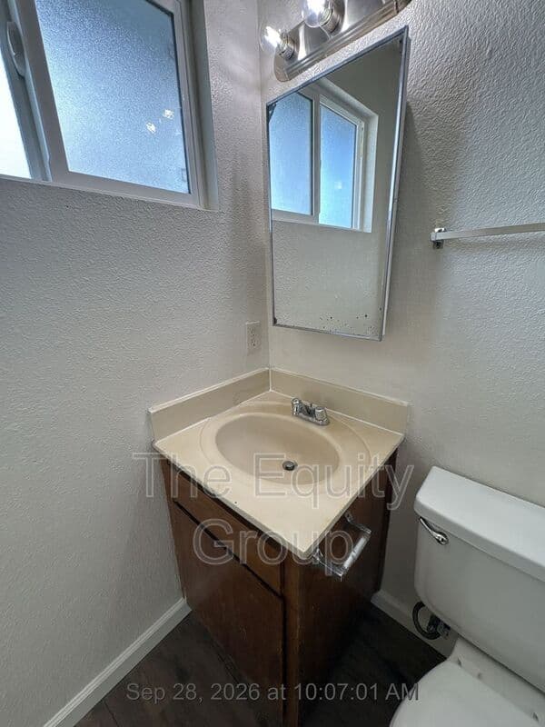 Tulare House: 107 West Sonora Avenue