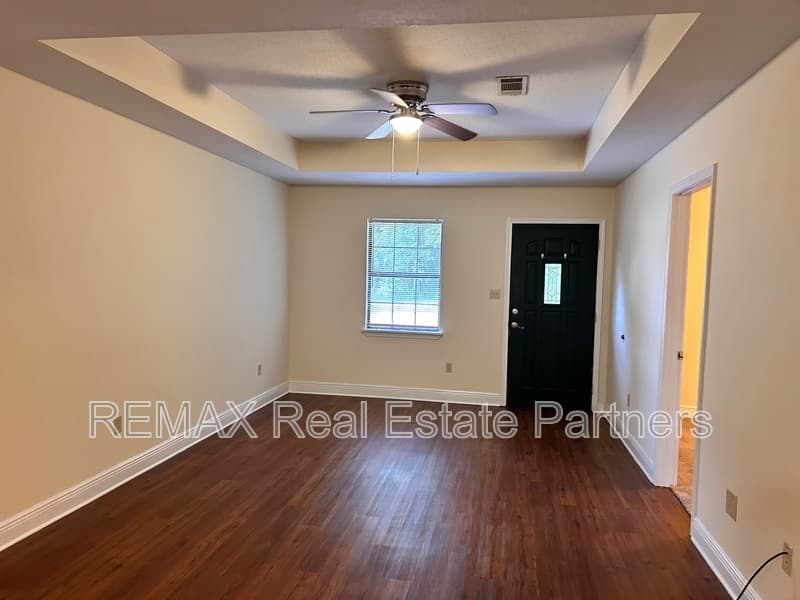 Hattiesburg Condo: 121 Lexington Dr