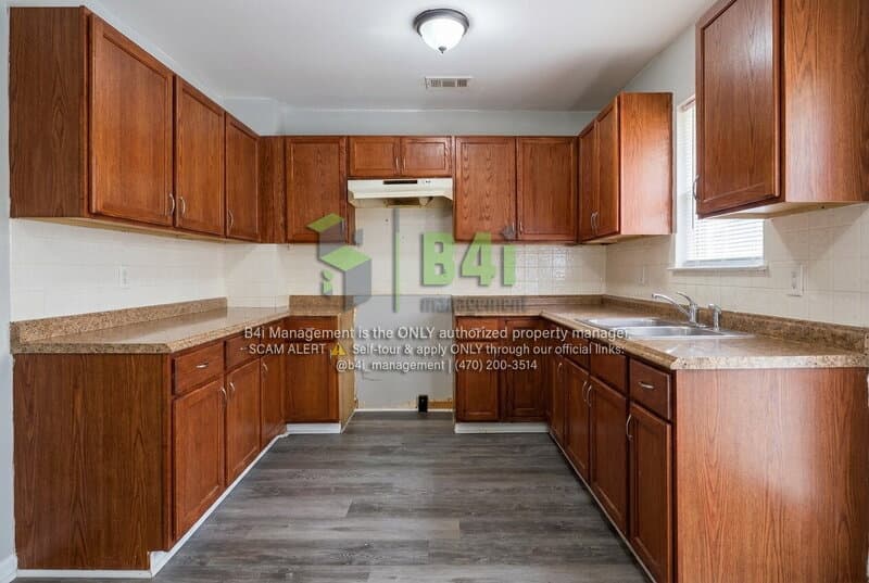 Atlanta House: 179 Ruzelle Drive Southeast