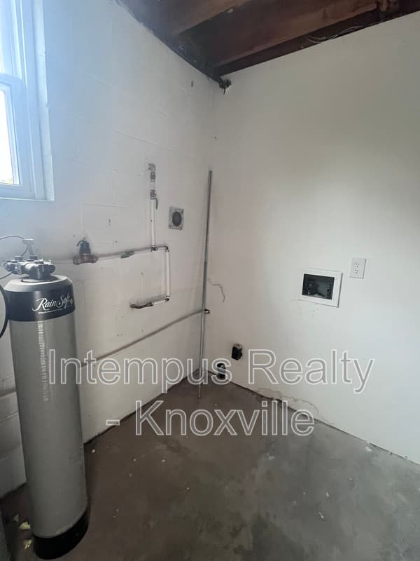 Knoxville House: 10917 Sonja Dr