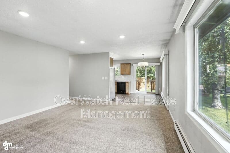 Anchorage Condo: 8611 Augusta Circle