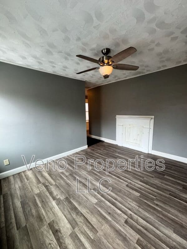 Cohoes House: 3 Cataract Street