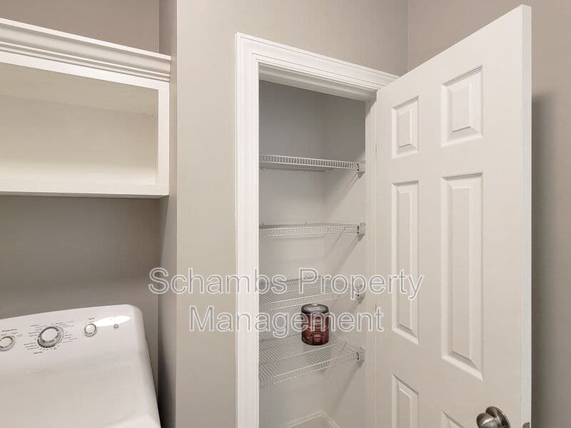 Fuquay Varina House: 414 Banagher Ln