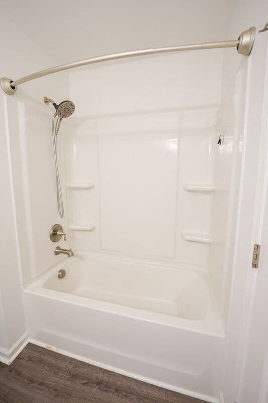 Richmond Hill House: 24 Crown Ct
