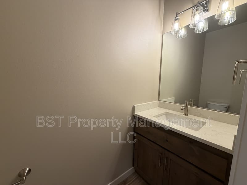 Keizer Townhome: 4035 Filbert St NE, Keizer, OR 97303