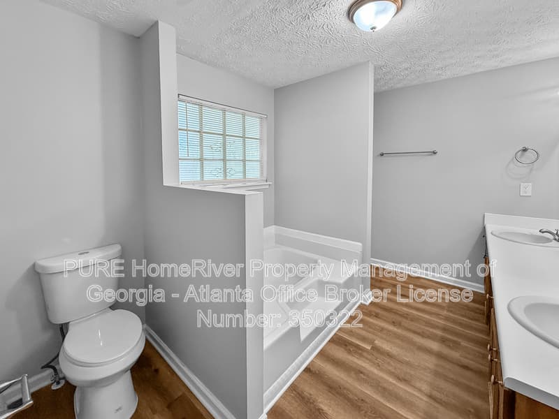 Riverdale House: 8432 Cedar Creek Rdg