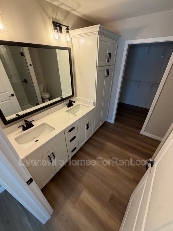 Evansville House: 12827 Halle Drive