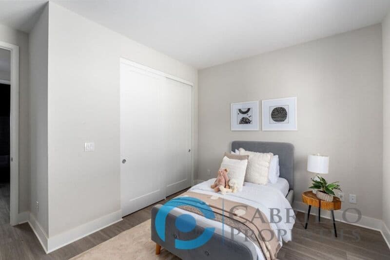 San Diego Apartment: 1695 Saturn Blvd