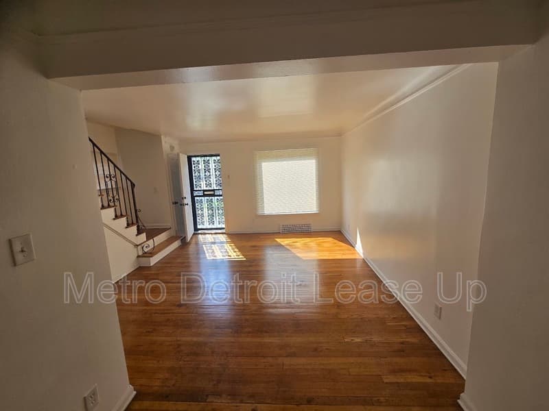 Detroit House: 15734 Meyers Road