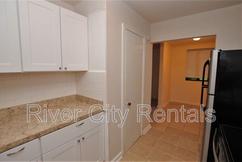 Jacksonville House: 2729 Oak Street
