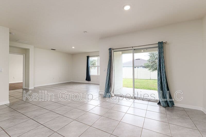Haines City House: 972 Serchio St