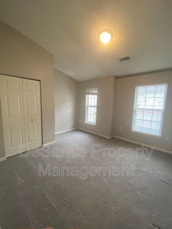 Mars Townhome: 640 Village Green Blvd East