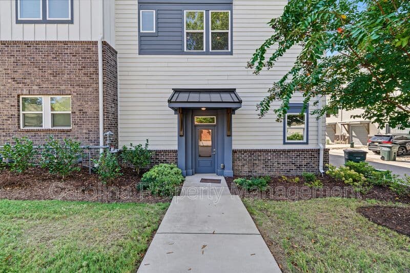Charlotte House: 1245 Lomax Ave