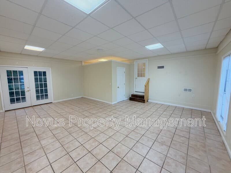 Villa Rica House: 81 Abbotsford Drive