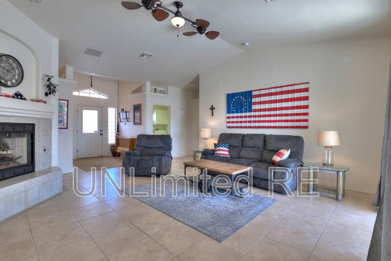 Lake Havasu City House: 304 Acoma Blvd S