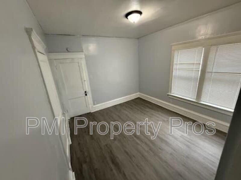 Milwaukee Condo: 3225 N 27th St