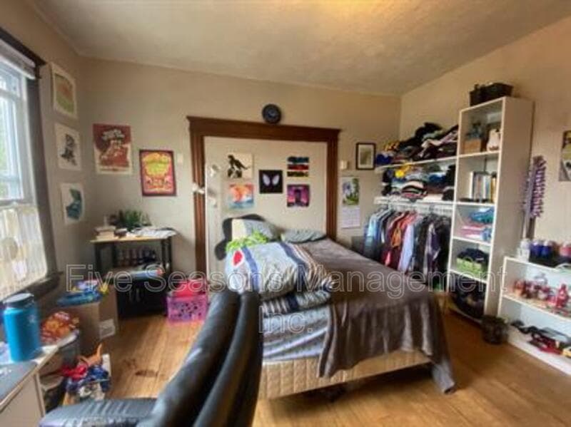 Burlington Condo: 8 Greene St - 5
