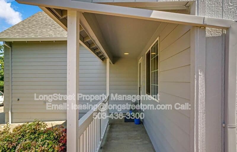Adair Village House: 332 NE Carmen Pl