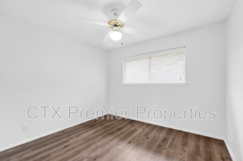 Austin House: 8408 Maine Drive
