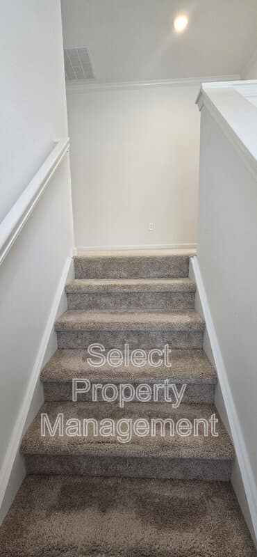 Fort Wayne House: 1396 Livingston Lakes Way