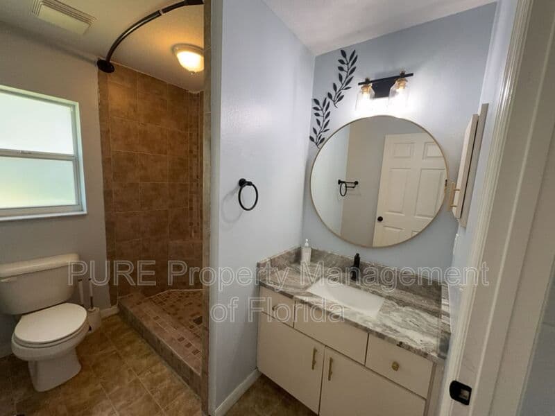 Ocala House: 645 NW 65th St
