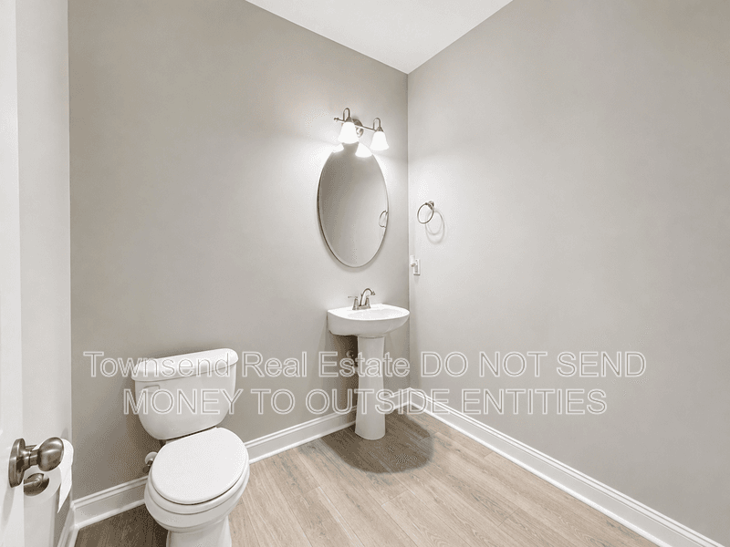 Fayetteville House: 3358 Scotscraig Rd.