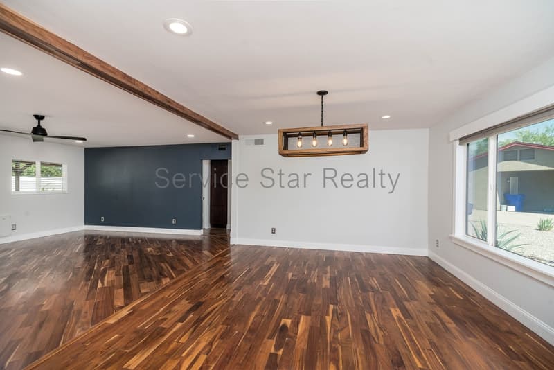 Chandler House: 526 N Pepperwood Ct