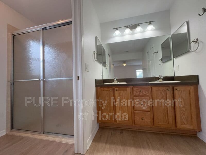Ocala House: 15939 SW 14th Avenue Rd