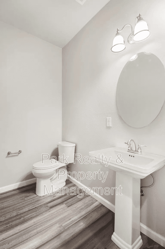 Aurora House: 2631 Sable Blvd