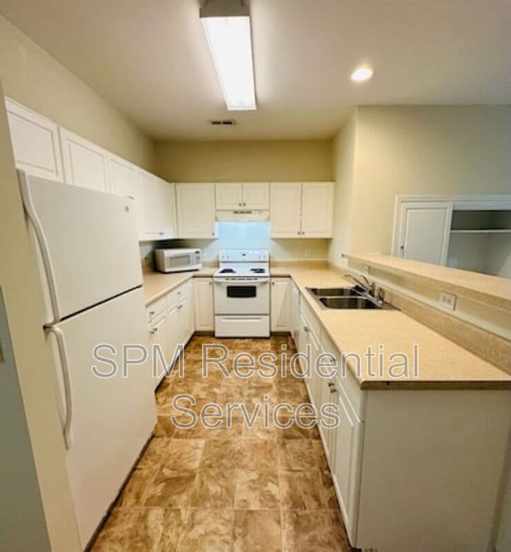 Wilmington House: 5603 Juneberry Ct