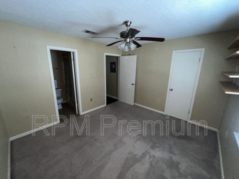 Baton Rouge Condo: 10062 Jefferson Hwy