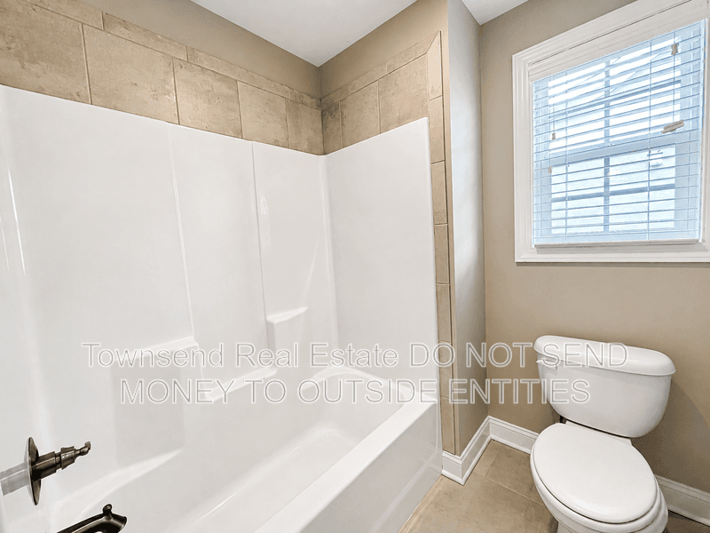 Fayetteville House: 3358 Scotscraig Rd.