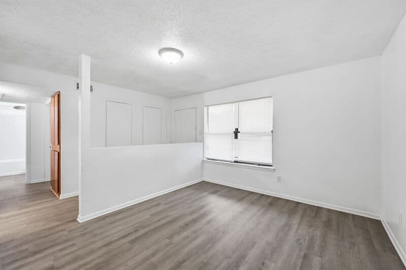 Kirbyville House: 1410 South Elizabeth Avenue